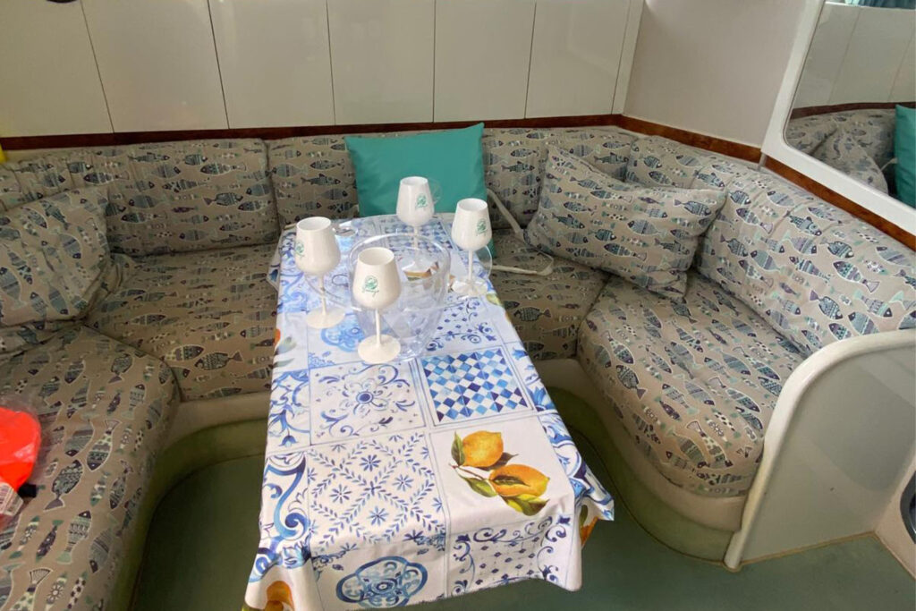 calypso corporation murena 730 (5).jpg_0009_Dinette